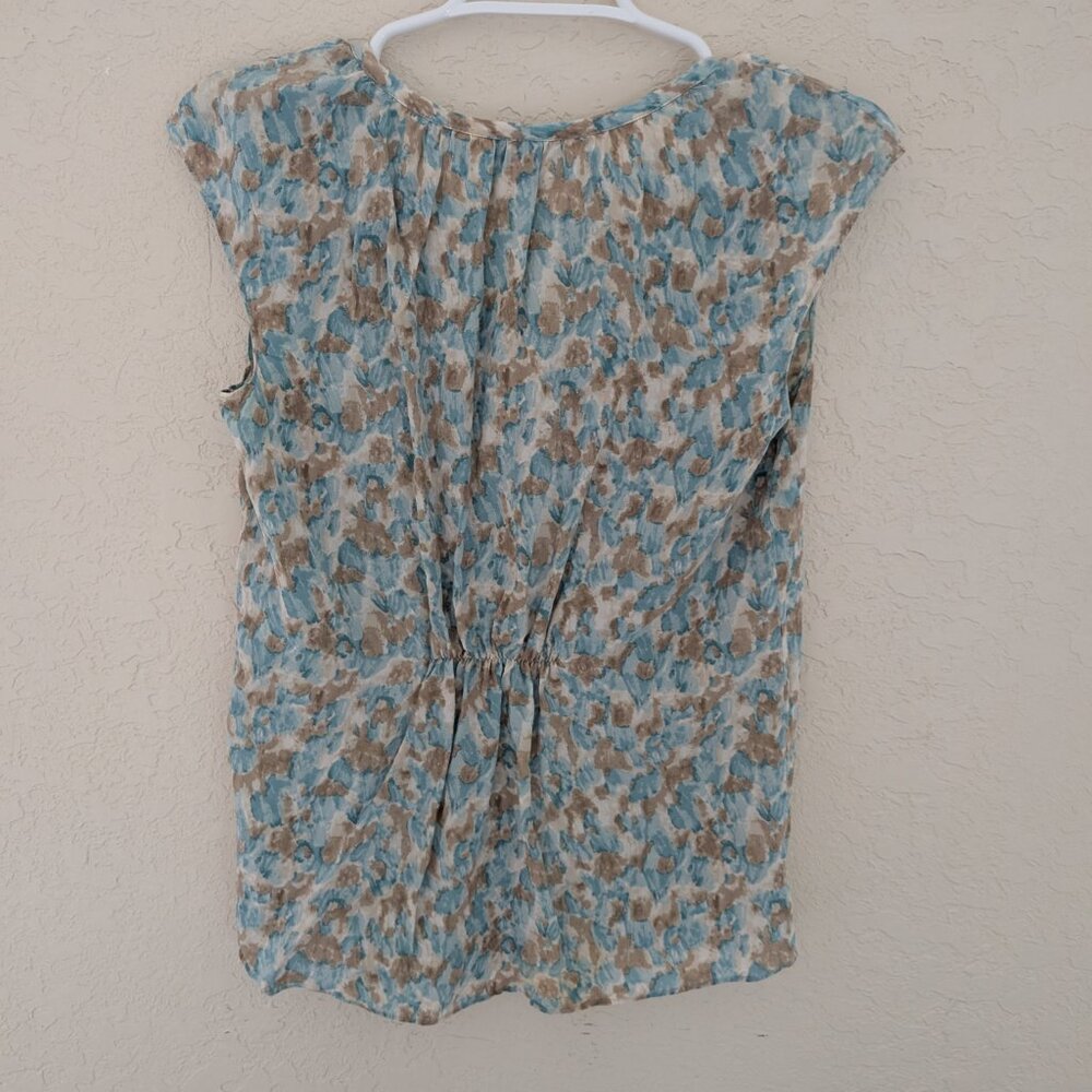 Talbots 100% Silk Watercolor Blue Button Blouse Size 4 - Picture 6 of 6